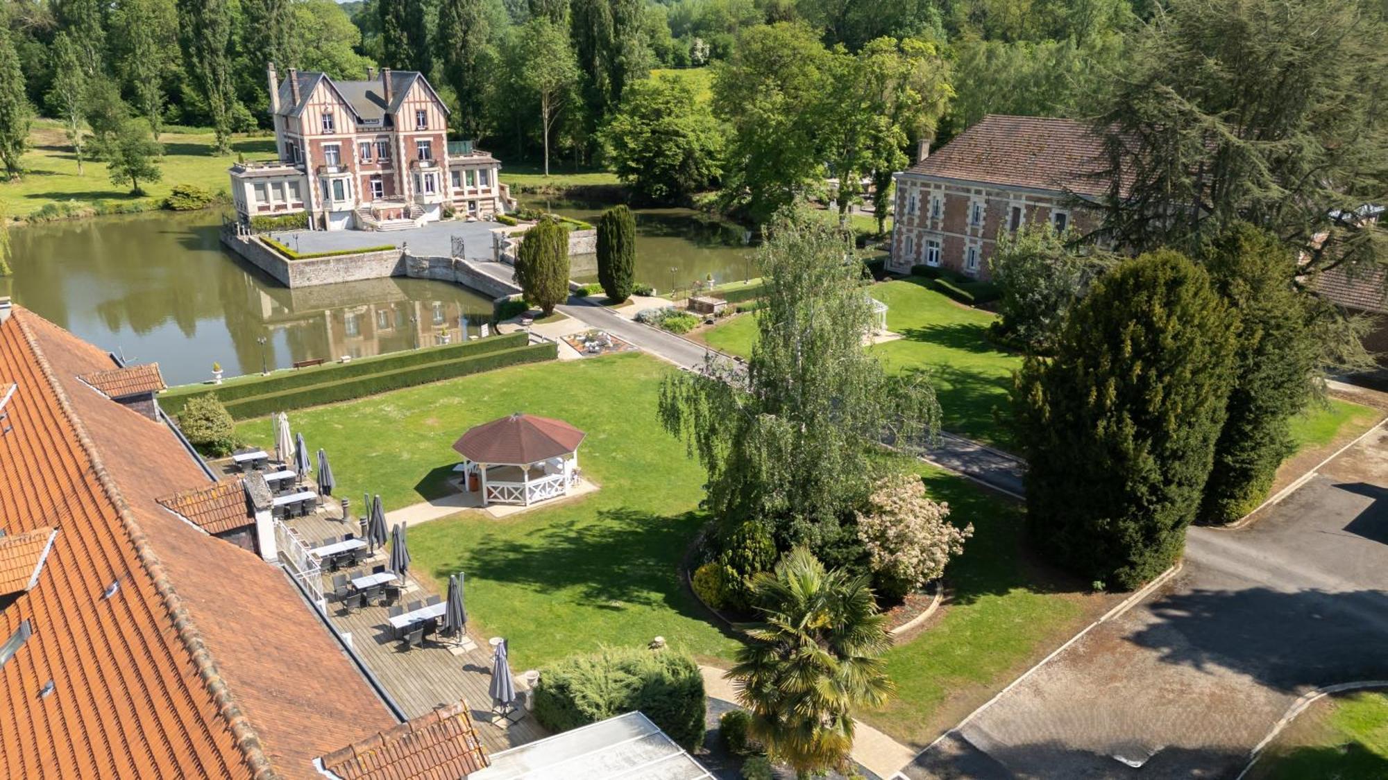 Chateau De Quesmy Exterior photo